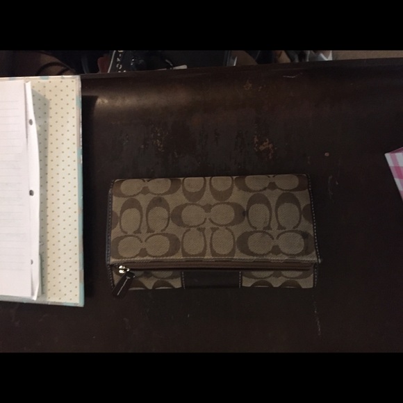 Coach wallet - Picture 2 of 3